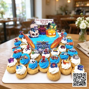 Bánh sinh nhật Blox Fruits và tháp su kem Spider-Man cho bé trai 6 tuổi