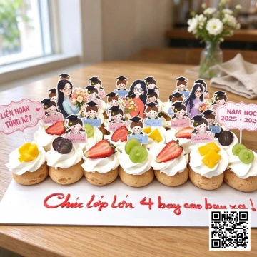 Set bánh su kem liên hoan lớp với topper cô giáo, học sinh và trái cây tươi.