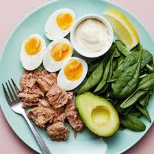 Das và keto thì khác nhau điểm nào? Ăn theo kiểu nào đỡ khắc nghiệt và theo lâu được ạ