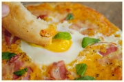 Cùng làm pizza thịt xông khói ngon tuyệt