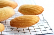 Hướng dẫn làm bánh Madeleines - Bánh con sò ngon tuyệt hảo