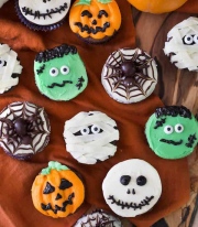 Bánh Cupcake độc đáo cho một bữa tiệc Halloween quẩy tưng bừng