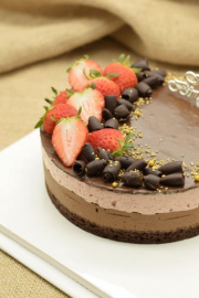 Brownie choco strawberry mousse.