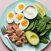 Das và keto thì khác nhau điểm nào? Ăn theo kiểu nào đỡ khắc nghiệt và theo lâu được ạ