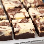 Hướng dẫn làm bánh Cream Cheese Brownie ngon tuyet theo c Huyen Phan