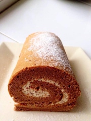 Bánh cuộn nguội nhân chocolate, kem tươi (Chocolate Swiss Roll)