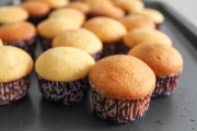 SOUFFLE CHEESE CUPCAKE