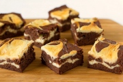 Hướng dẫn làm Creamcheese Brownies - món bánh ngon không thể chối từ!