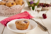 Hướng dẫn làm Muffin cherry - món bánh ngon tuyệt của mùa hè