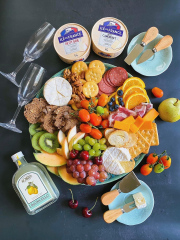 Bí kíp làm Fruit & Cheese Platter siêu tiết kiệm - Theo Quang Hiển Nguyễn