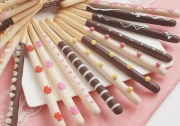 Hướng dẫn cách làm bánh quy que phủ sôcôla  tại nhà (Pocky homade)