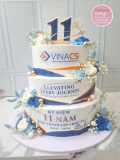 Bánh sinh nhật 3 tầng kỷ niệm 11 năm thành lập Tập đoàn Vinacs sang trọng, tinh tế