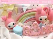 Bánh sinh nhật mèo Hello kitty và thỏ con